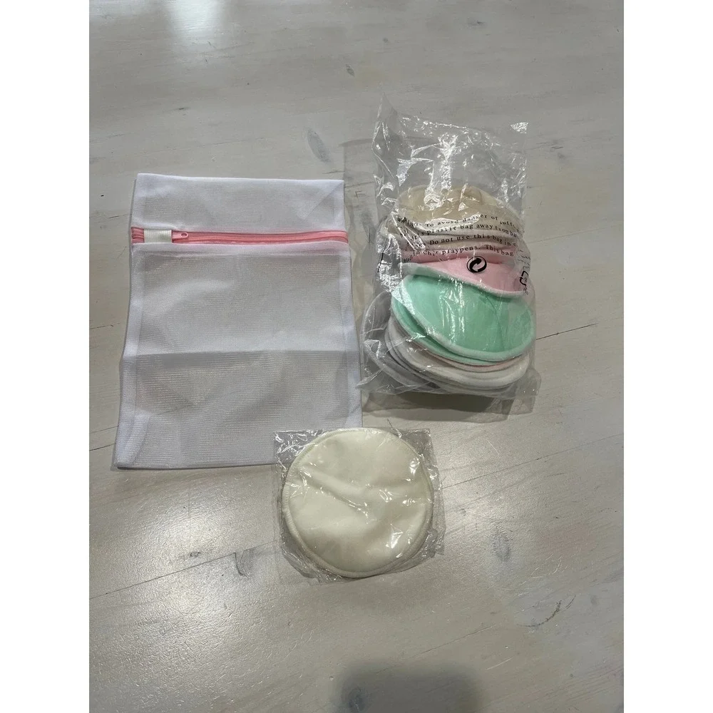 Brand new Breastfeeding‎ Nursing Pads and laundry bag